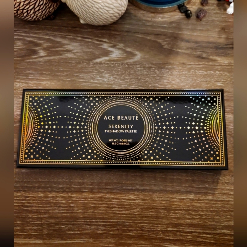 Limited edition Serenity eyeshadow palette